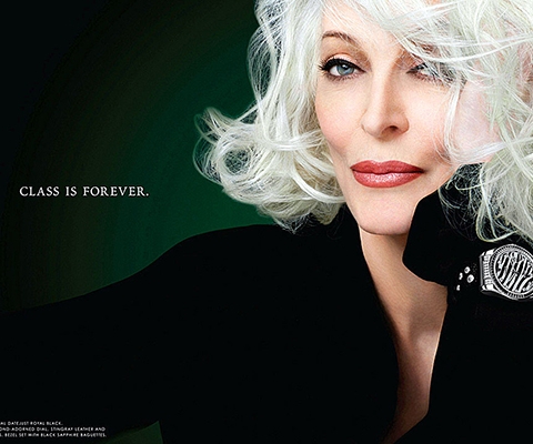 Carmen Dell’Orefice la plus âgée des top models en ouverture de la Digital Fashion Week de Singapour