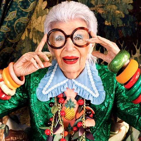 L’agence de mannequins IMG signe Iris Apfel à l’âge de 97 ans